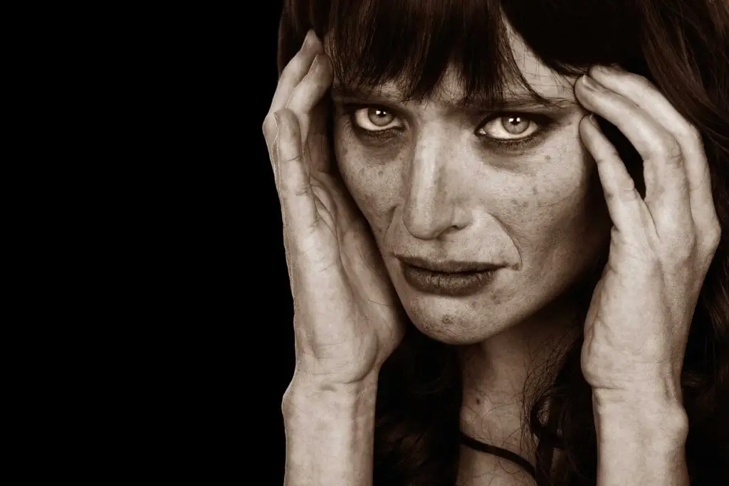 Signs of methamphetamine addiction affecting an adult’s health and daily life