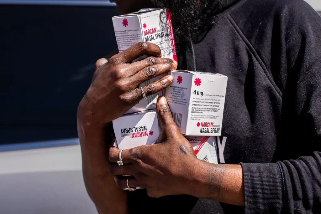 Fentanyl overdose response and naloxone information for adults